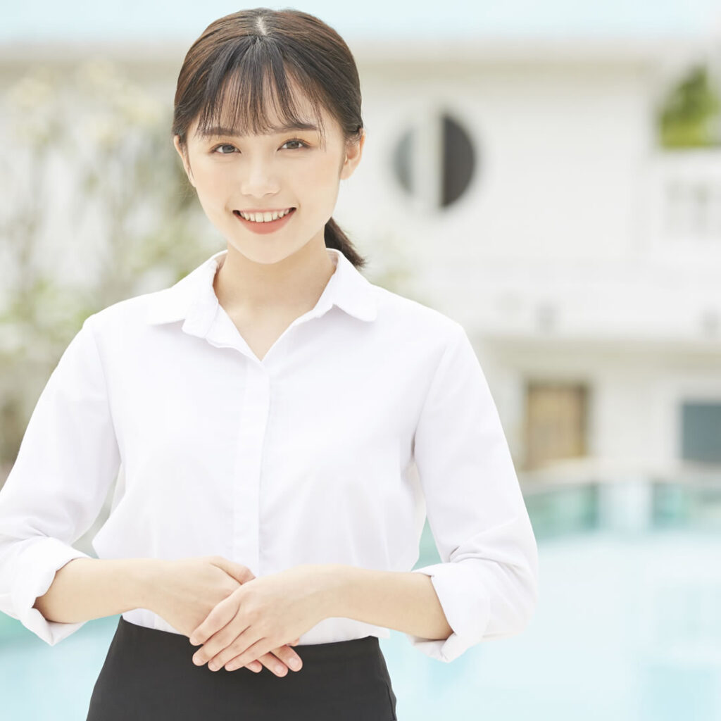 40代・再婚希望者の婚活が増えている理由を説明している婚活アドバイザー